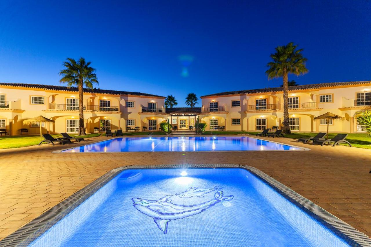Atalaia Sol Aparthotel - Tennis & Heated Pool In Winter ลากอส ภายนอก รูปภาพ