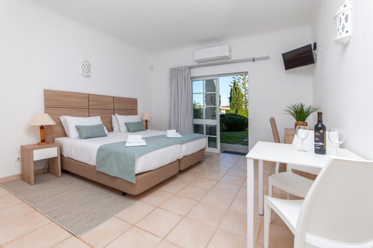 Atalaia Sol Aparthotel - Tennis & Heated Pool In Winter ลากอส ภายนอก รูปภาพ
